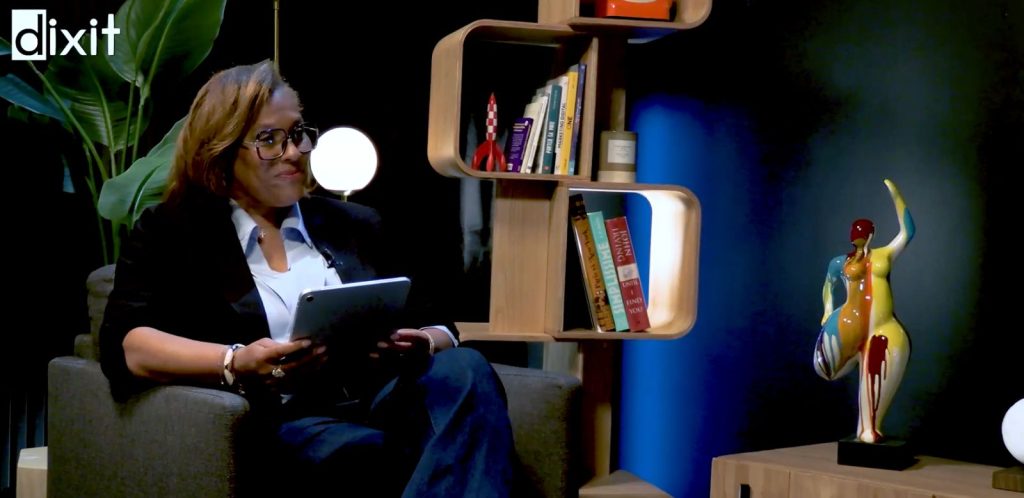 Yana Rogers sur le plateau de DIXIT, le format Web TV du magazine Informations Entreprise